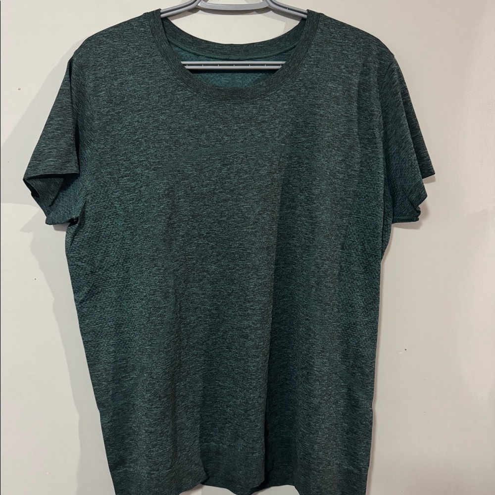 Swiftly Relaxed Short Sleeve